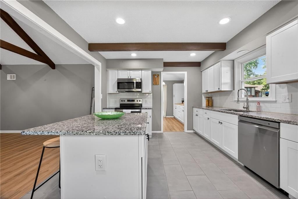 12524 Cambridge Avenue — photo 16