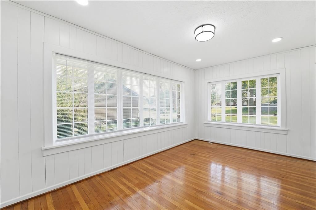 9502 Linwood Boulevard — photo 10