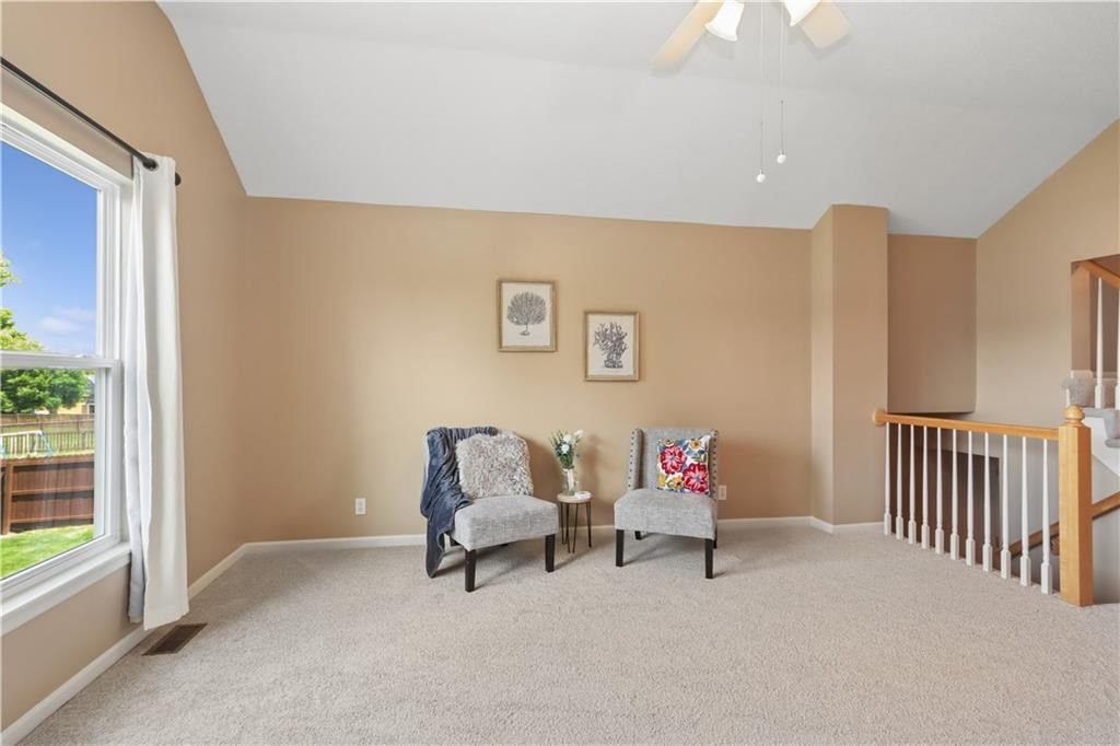 1004 E Pumpkin Ridge Street — photo 6