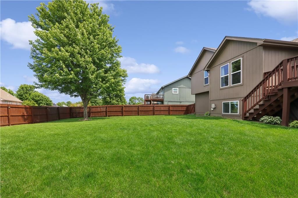 1004 E Pumpkin Ridge Street — photo 25
