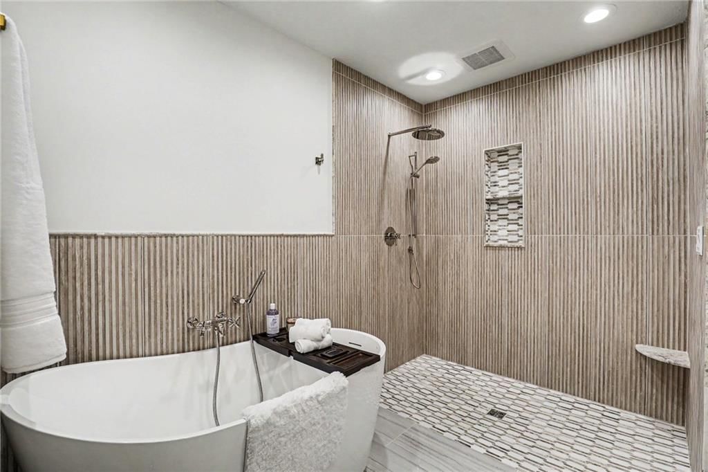 2512 W 71st Street — photo 18