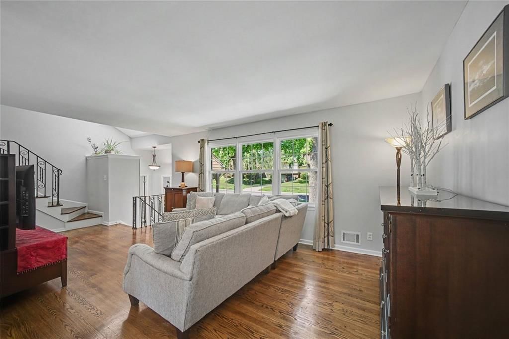 9407 Craig Drive — photo 4