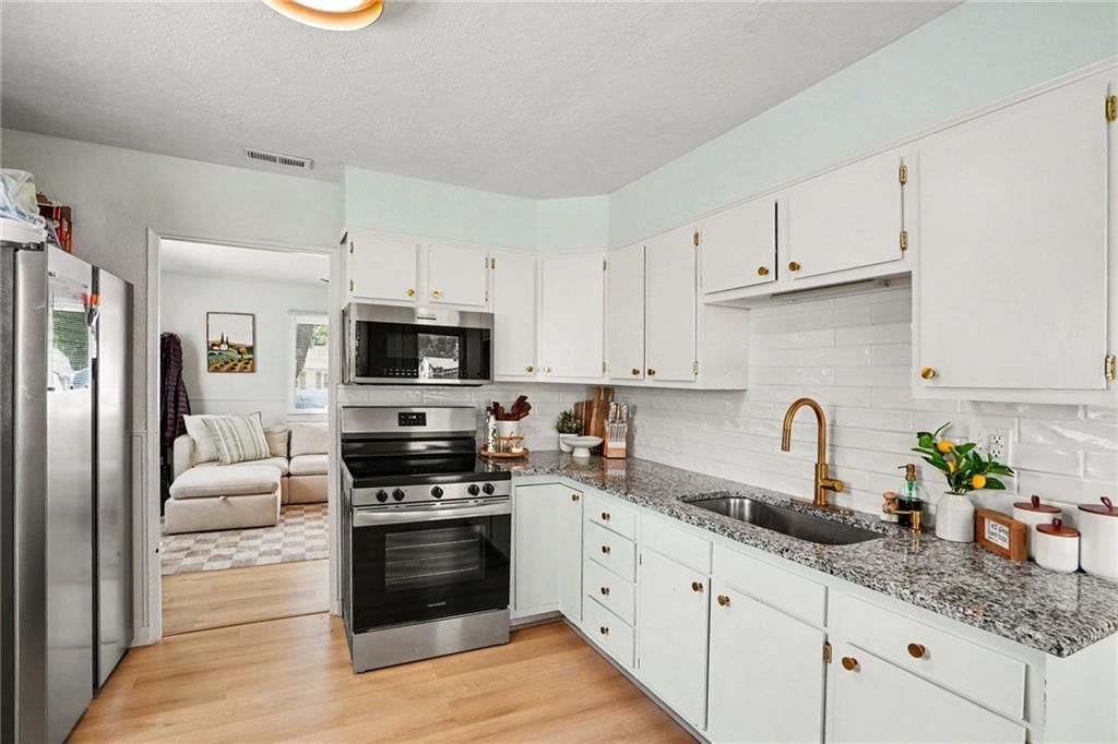 2504 NE 59th Terrace — photo 8