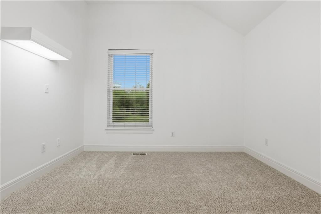 2709 S 23rd Street — photo 11