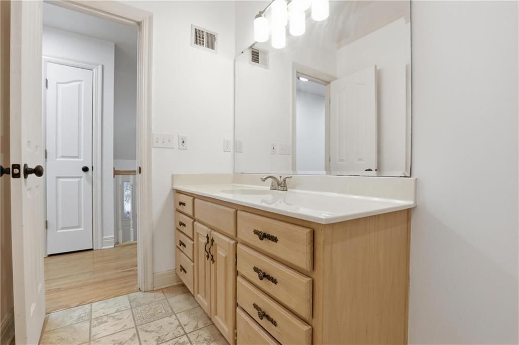 2709 S 23rd Street — photo 49