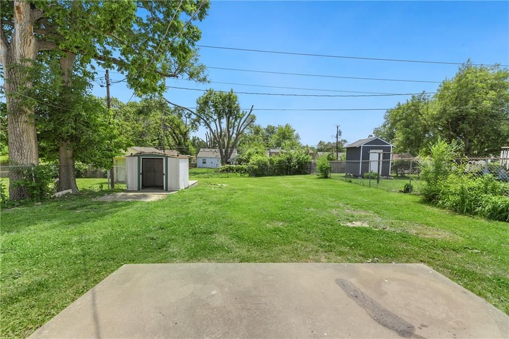 4921 CREST Drive — photo 27