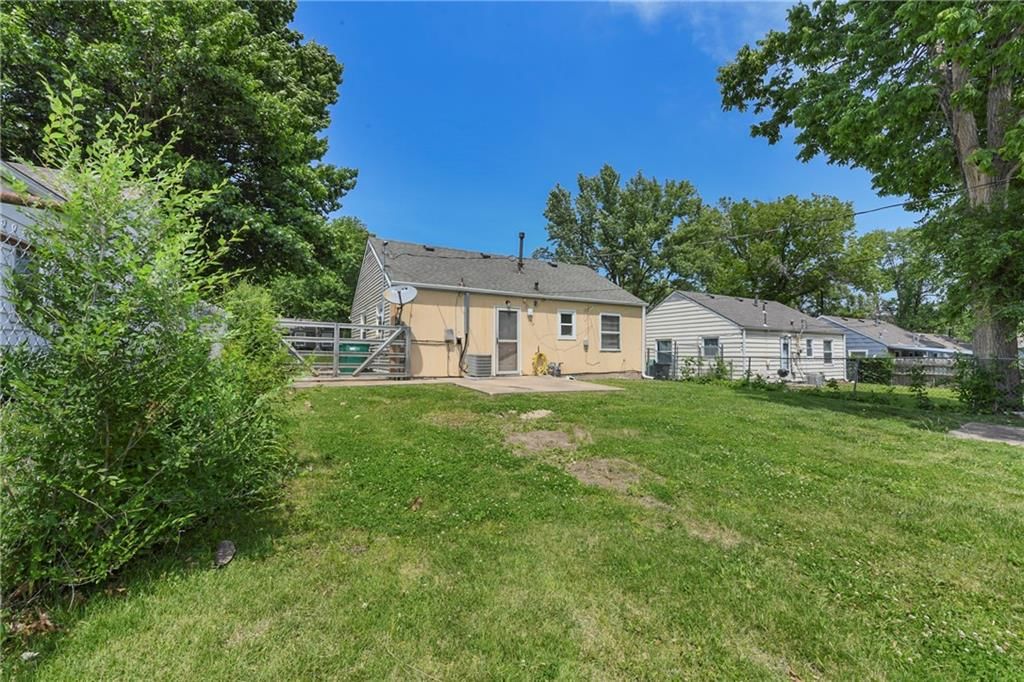 4921 CREST Drive — photo 30