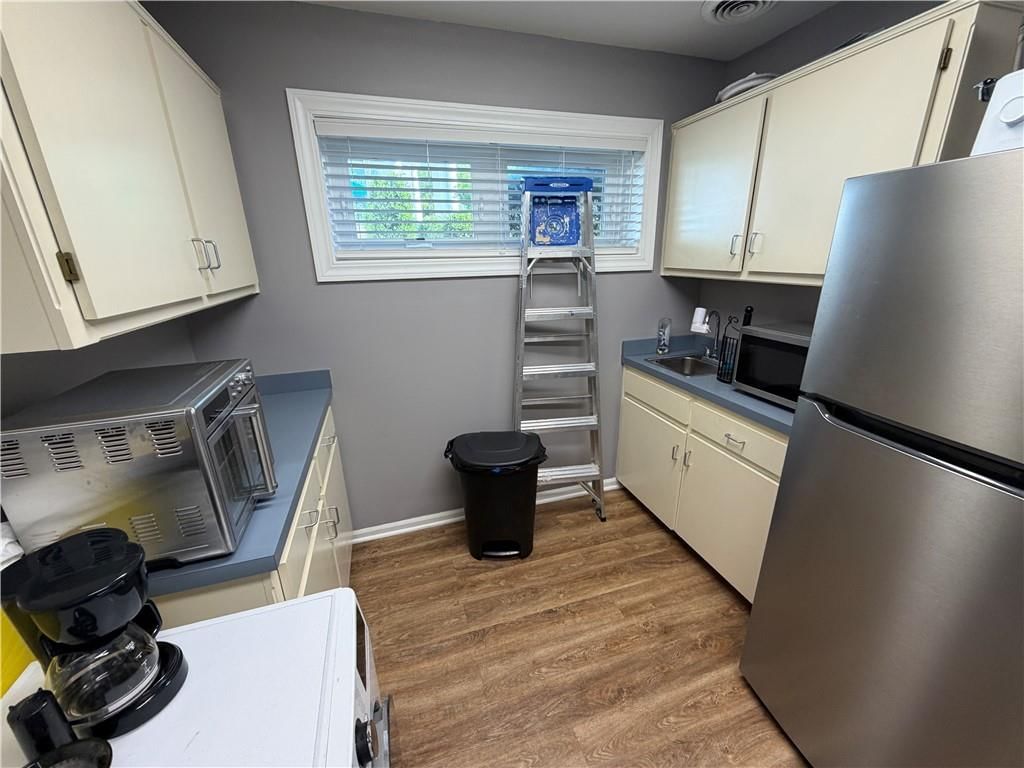 12 B Westwoods Drive — photo 11