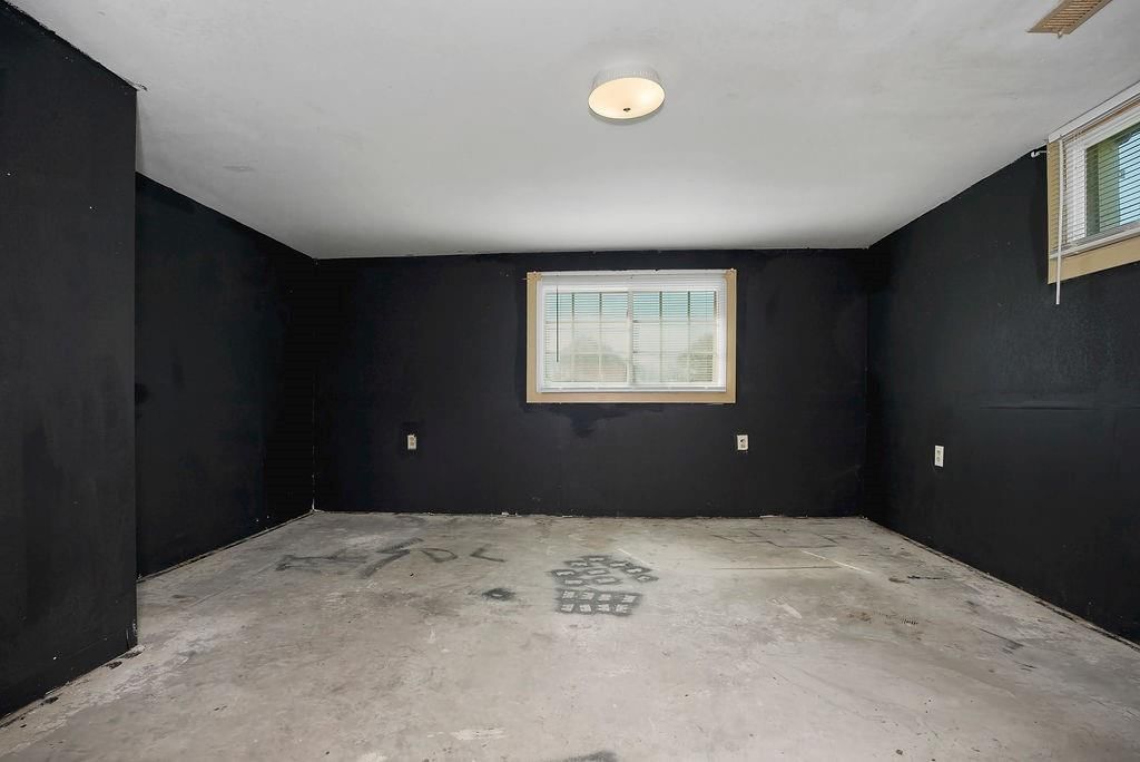 15706 E 245th Street — photo 18