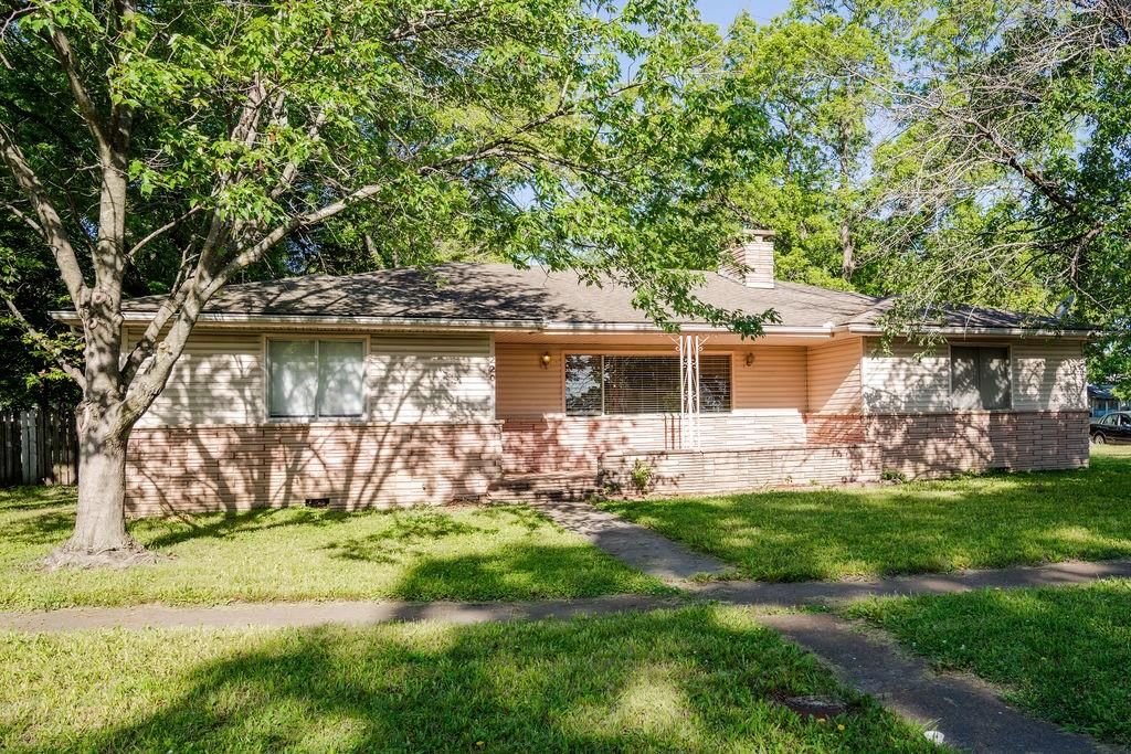 2302 Crawford Avenue — photo 2