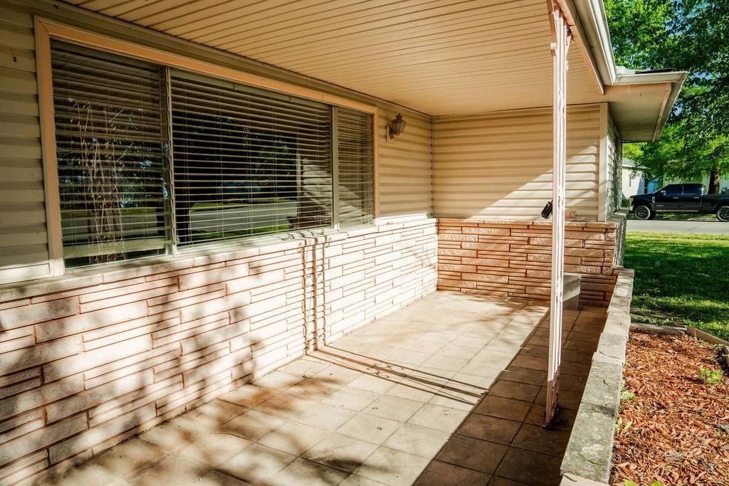 2302 Crawford Avenue — photo 4