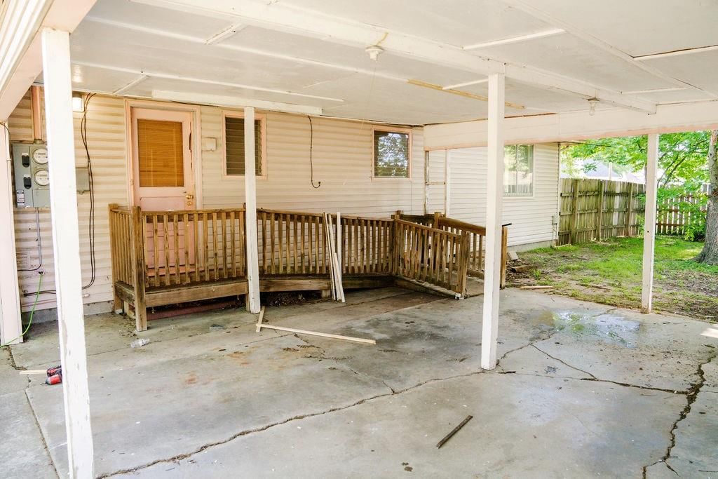 2302 Crawford Avenue — photo 32