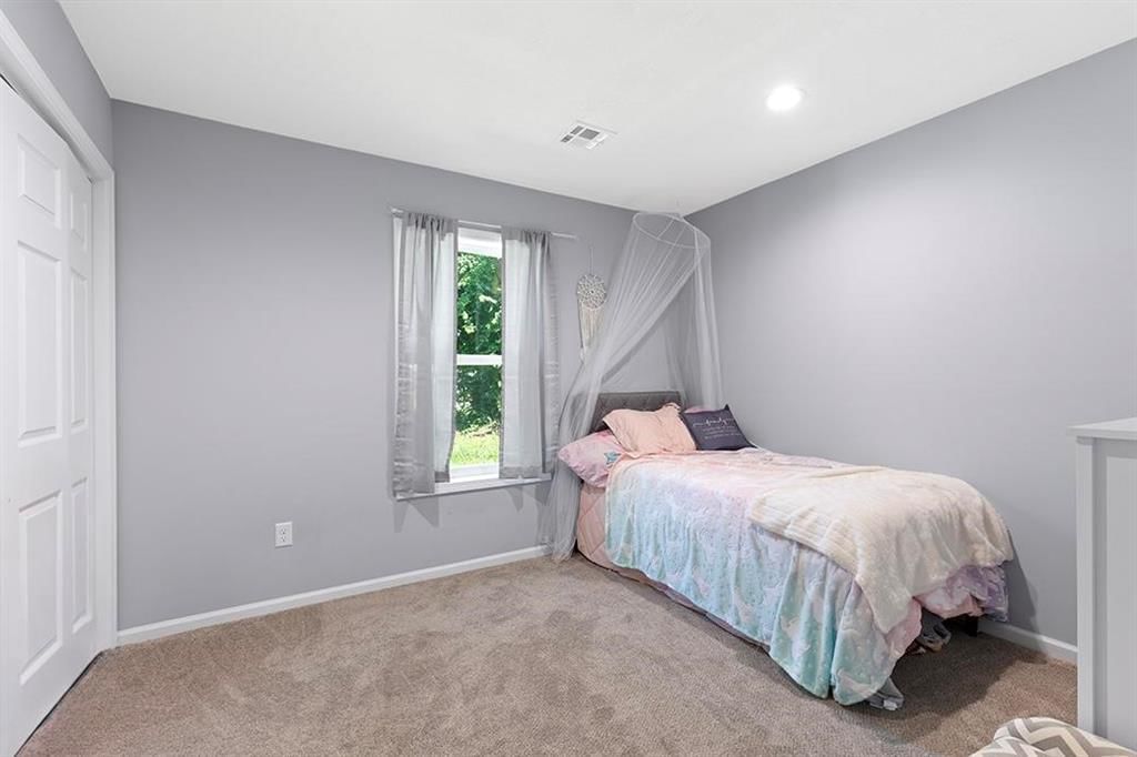 803 N Elm Street — photo 9