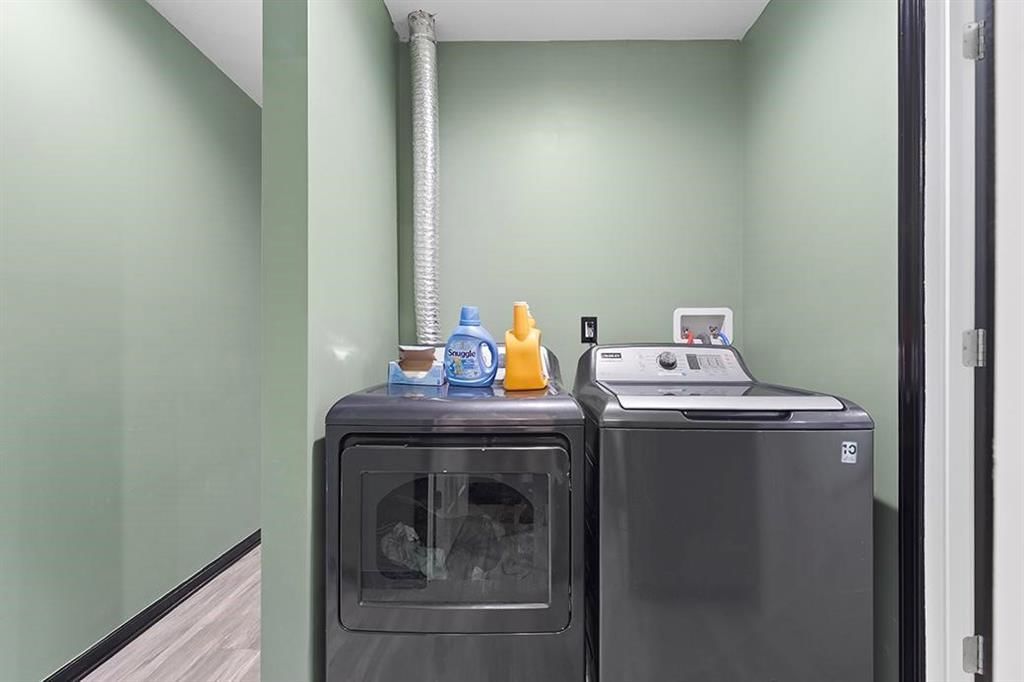 803 N Elm Street — photo 10