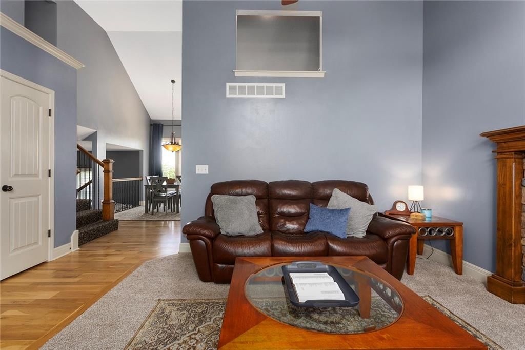 18448 CURRY Street — photo 3