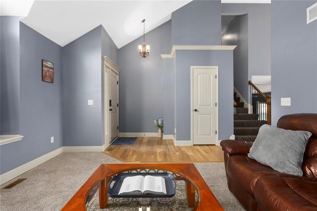 18448 CURRY Street — photo 4