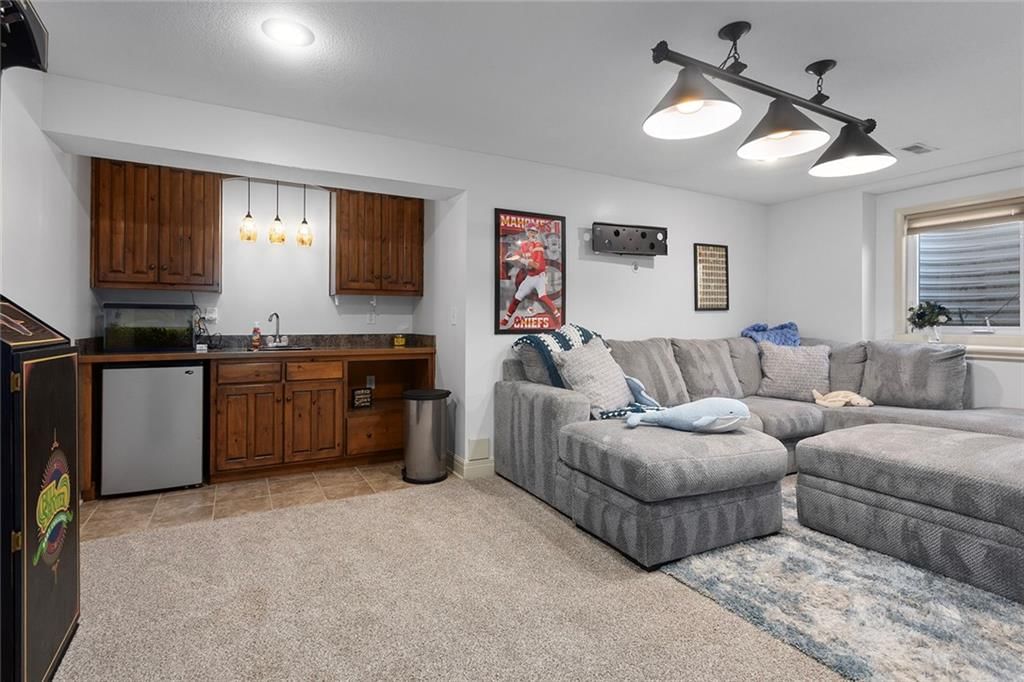 18448 CURRY Street — photo 26