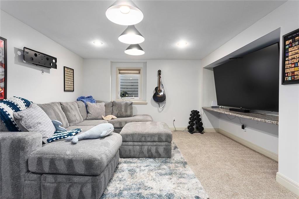 18448 CURRY Street — photo 27