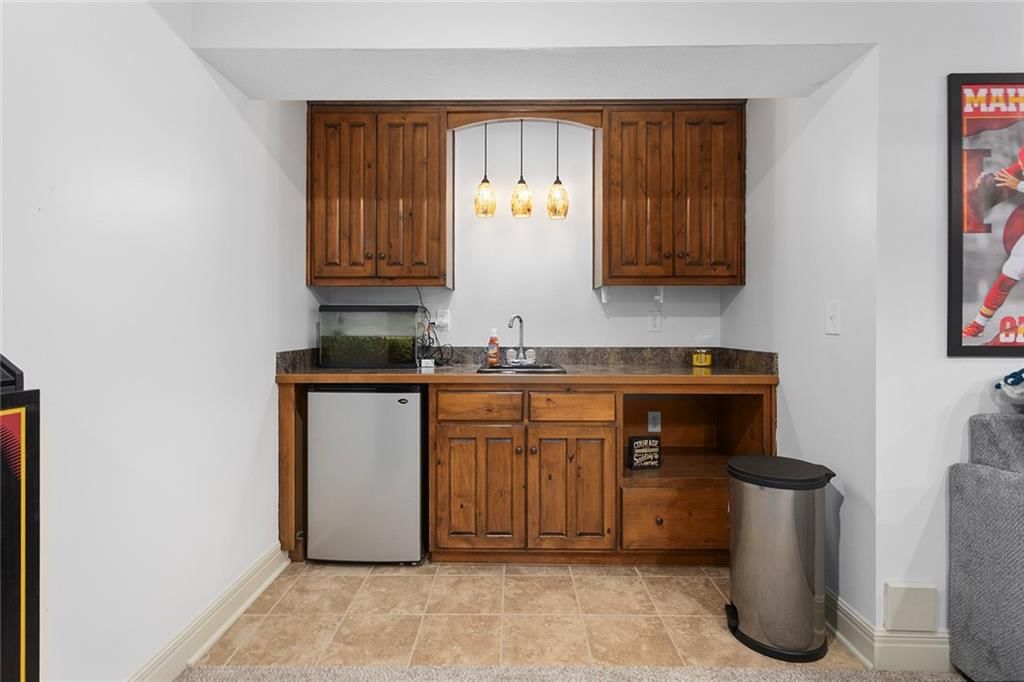 18448 CURRY Street — photo 28