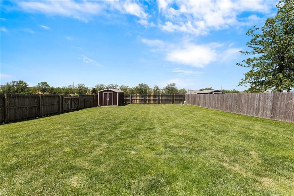18448 CURRY Street — photo 30