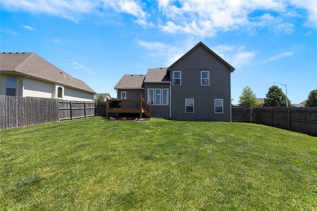 18448 CURRY Street — photo 31