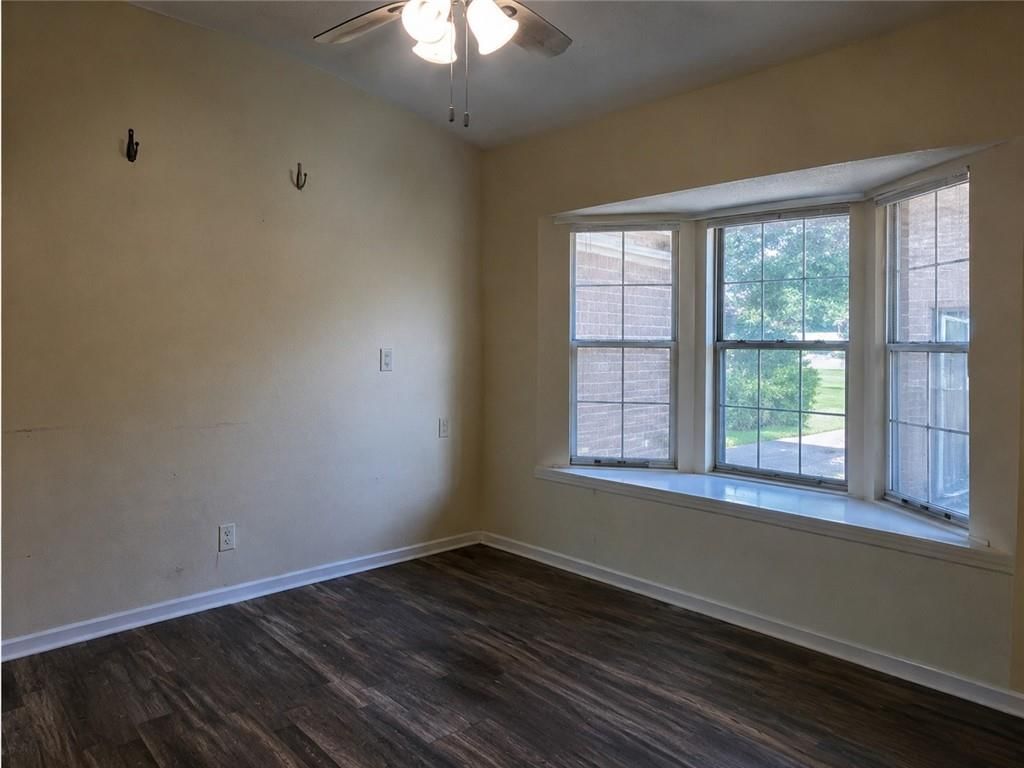 326 E Dryden Street — photo 3