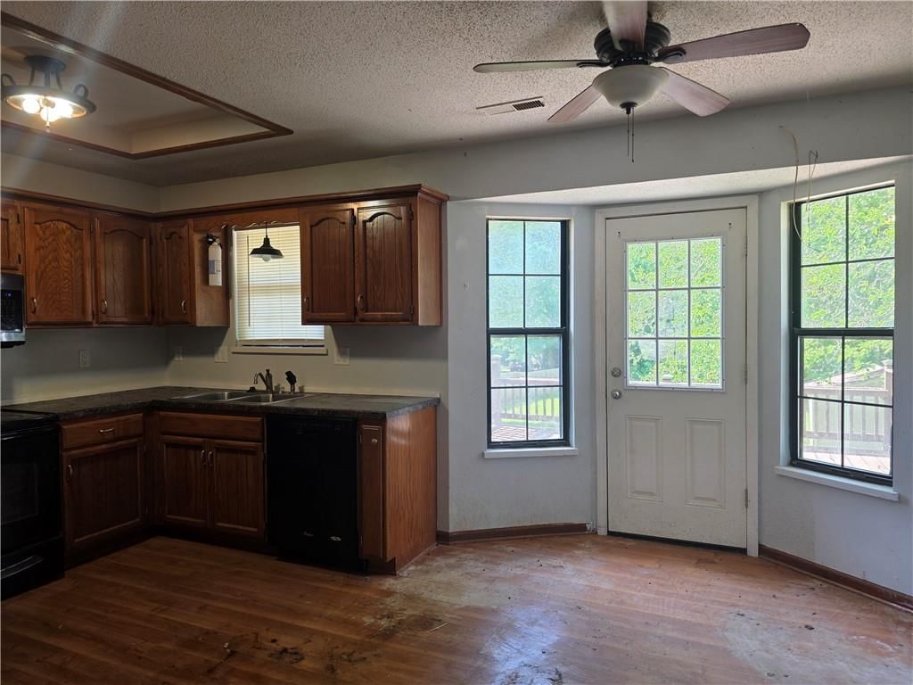 326 E Dryden Street — photo 6