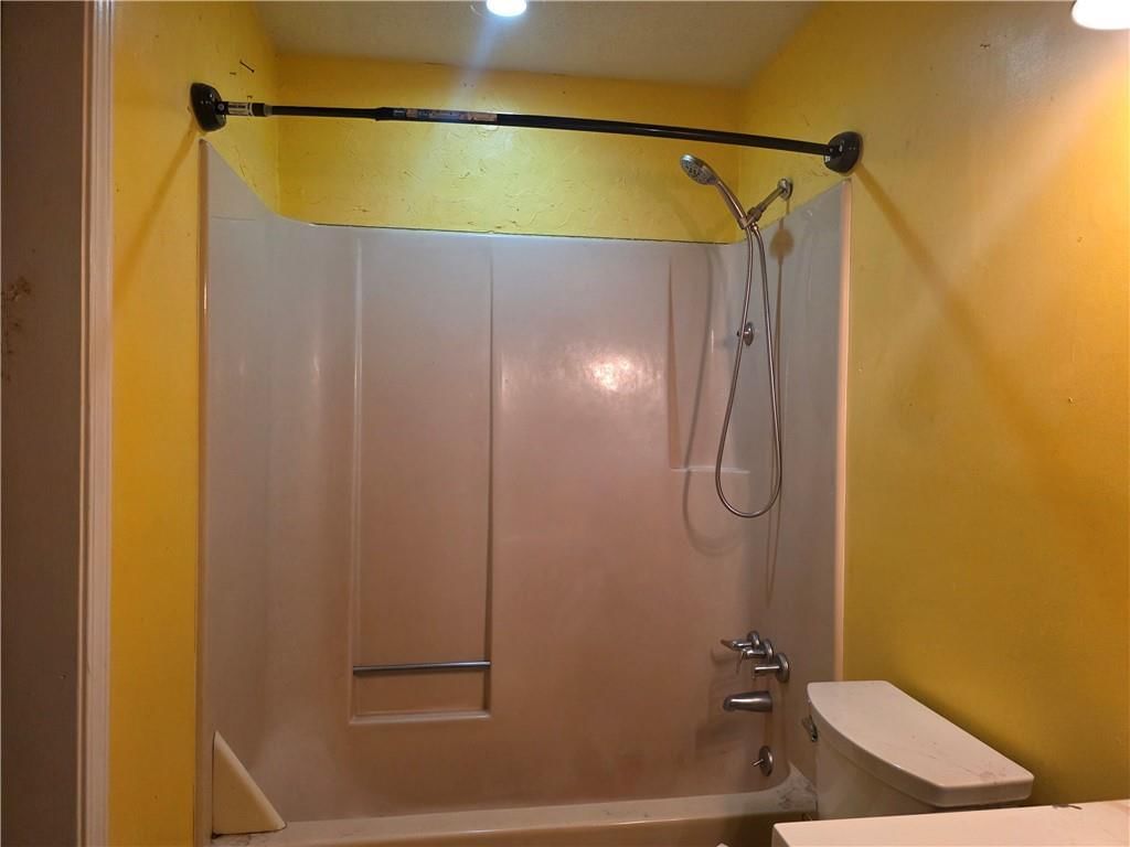 326 E Dryden Street — photo 14
