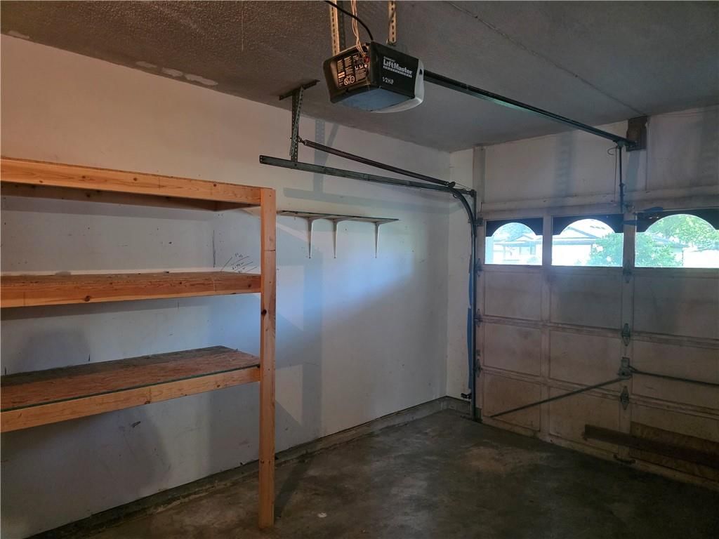 326 E Dryden Street — photo 16