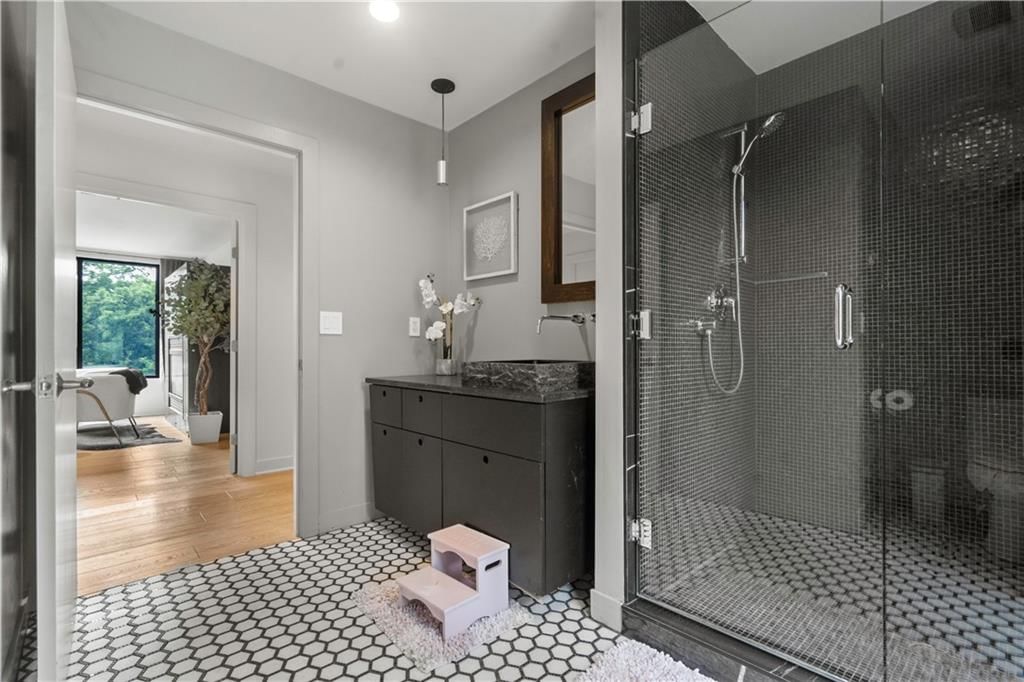 14420 Mission Road — photo 39