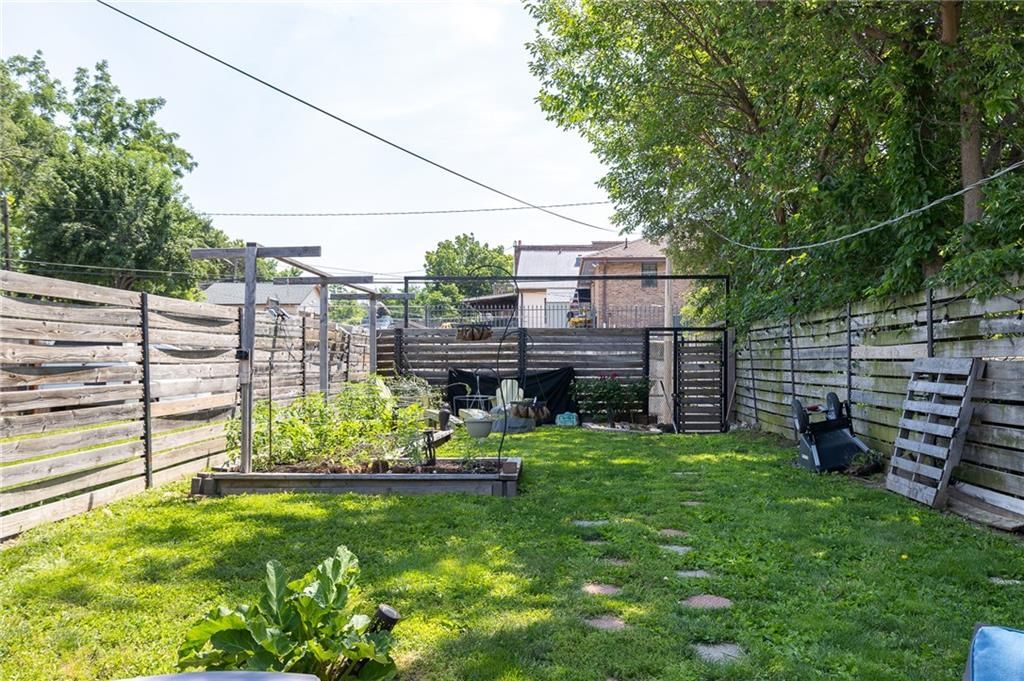 543 Troost Avenue — photo 7
