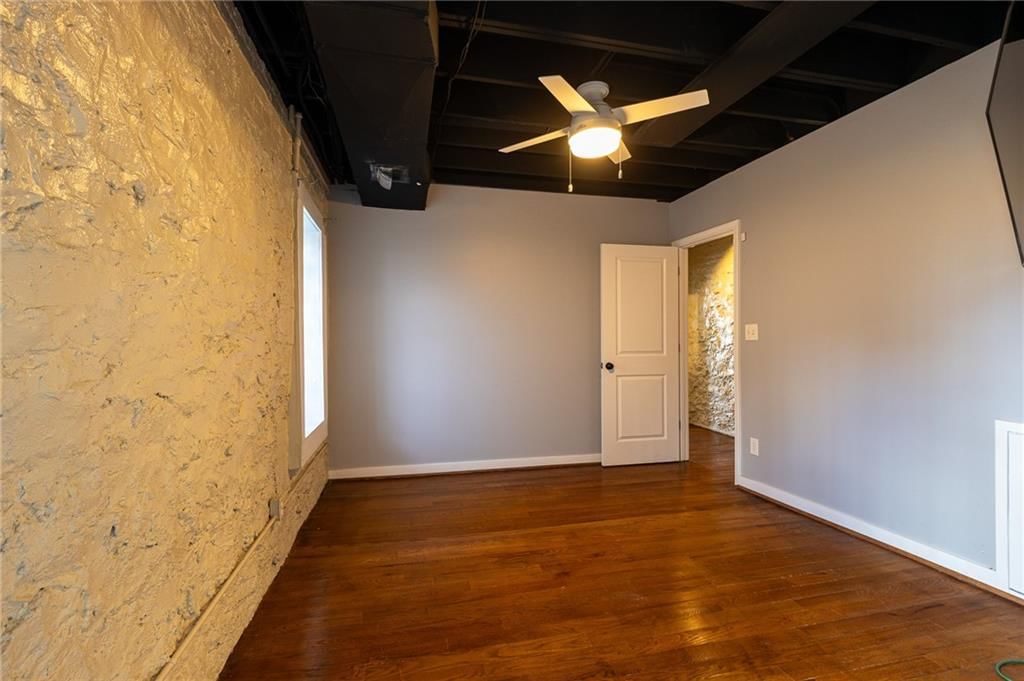 543 Troost Avenue — photo 12