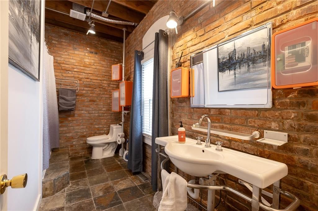 543 Troost Avenue — photo 20
