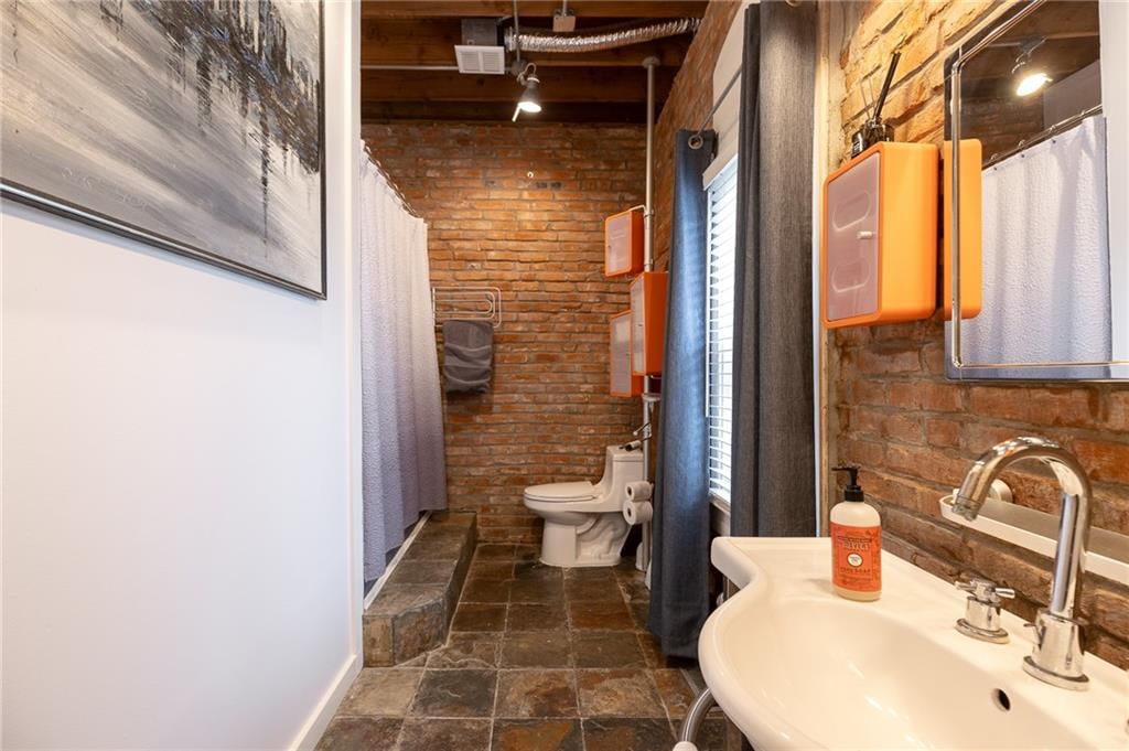 543 Troost Avenue — photo 21
