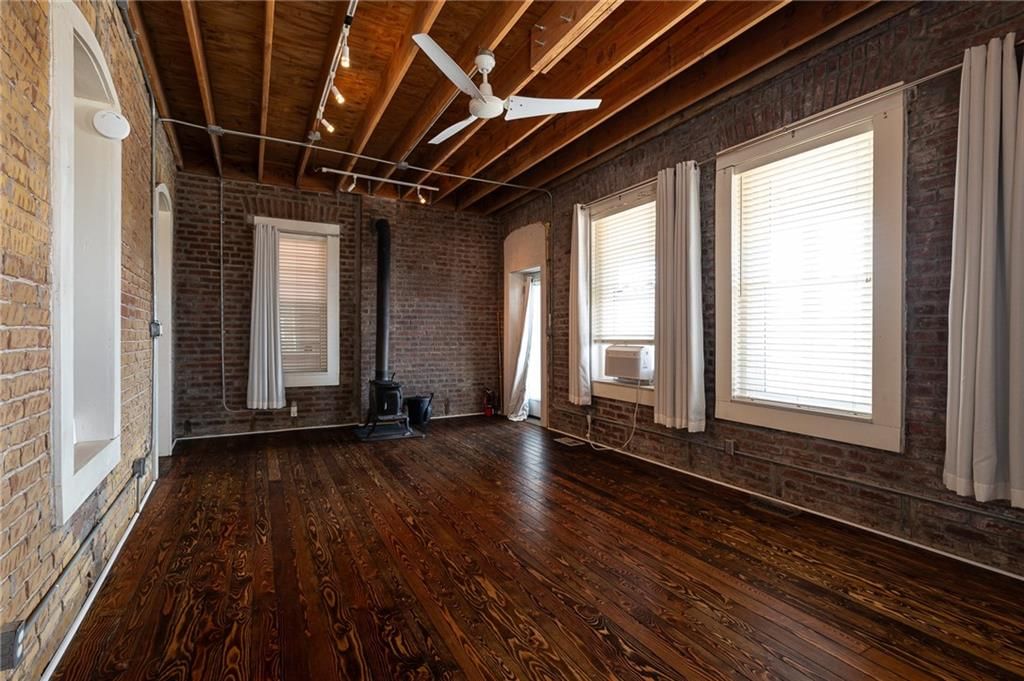 543 Troost Avenue — photo 32