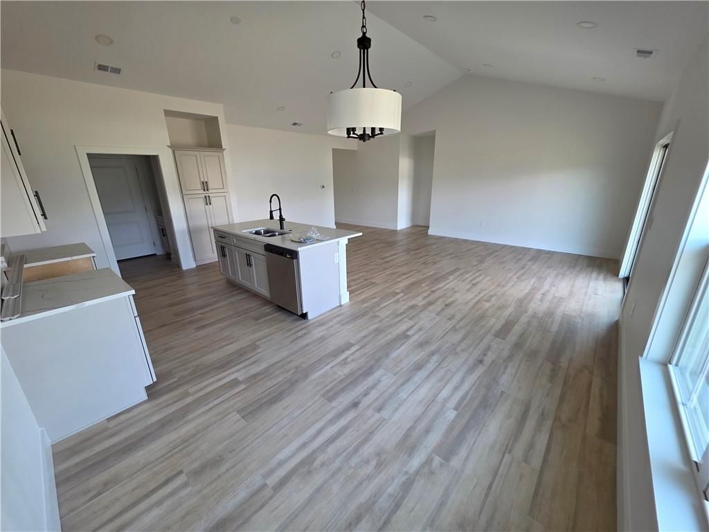 606 Catalpa Street — photo 4