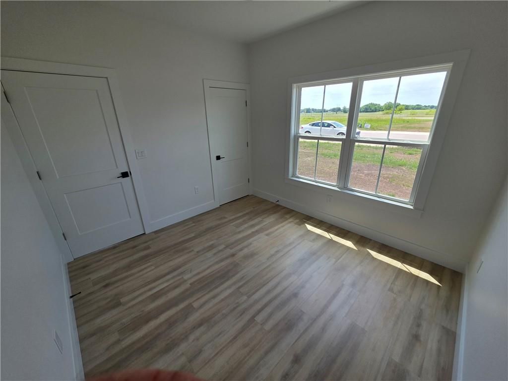 606 Catalpa Street — photo 11