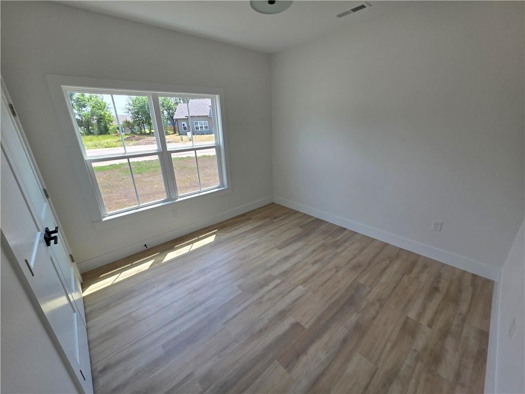606 Catalpa Street — photo 25
