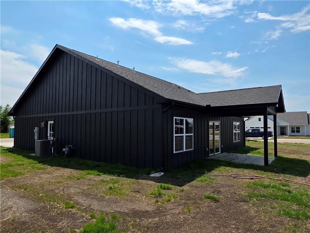606 Catalpa Street — photo 30