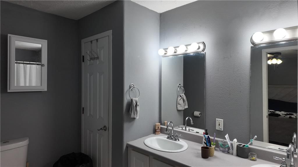 828 S Birch Street — photo 8
