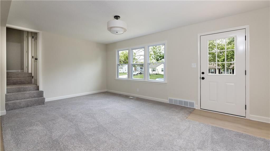1401 NE 67th Place — photo 4