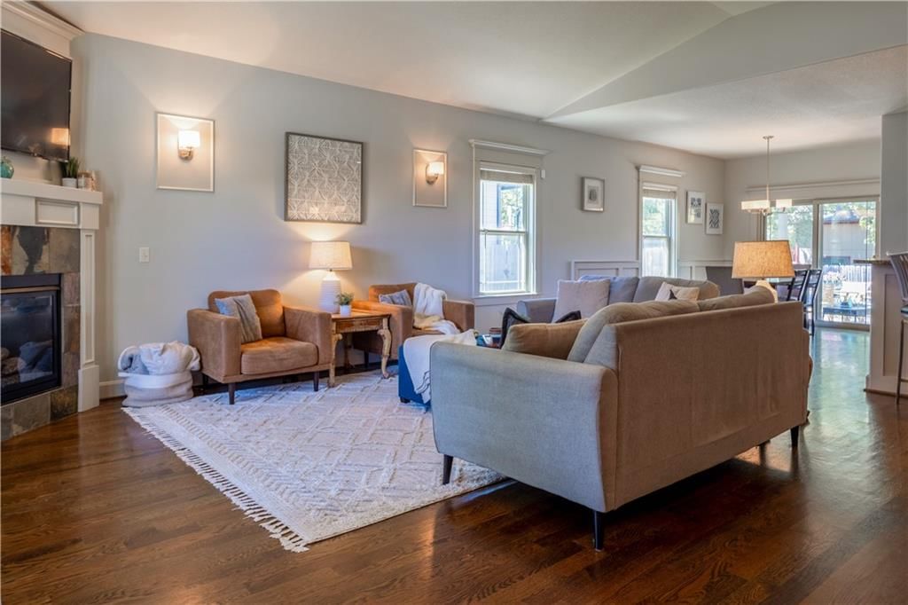 433 Seele Drive — photo 4