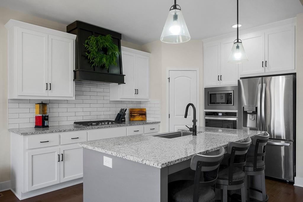 1814 Winchester Drive — photo 5