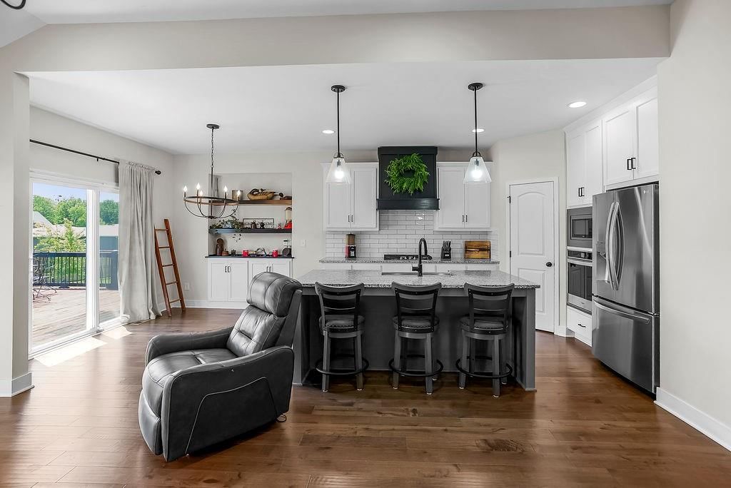 1814 Winchester Drive — photo 9