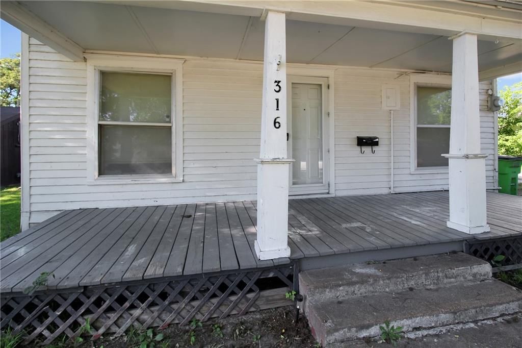 316 W 3rd Street — photo 2