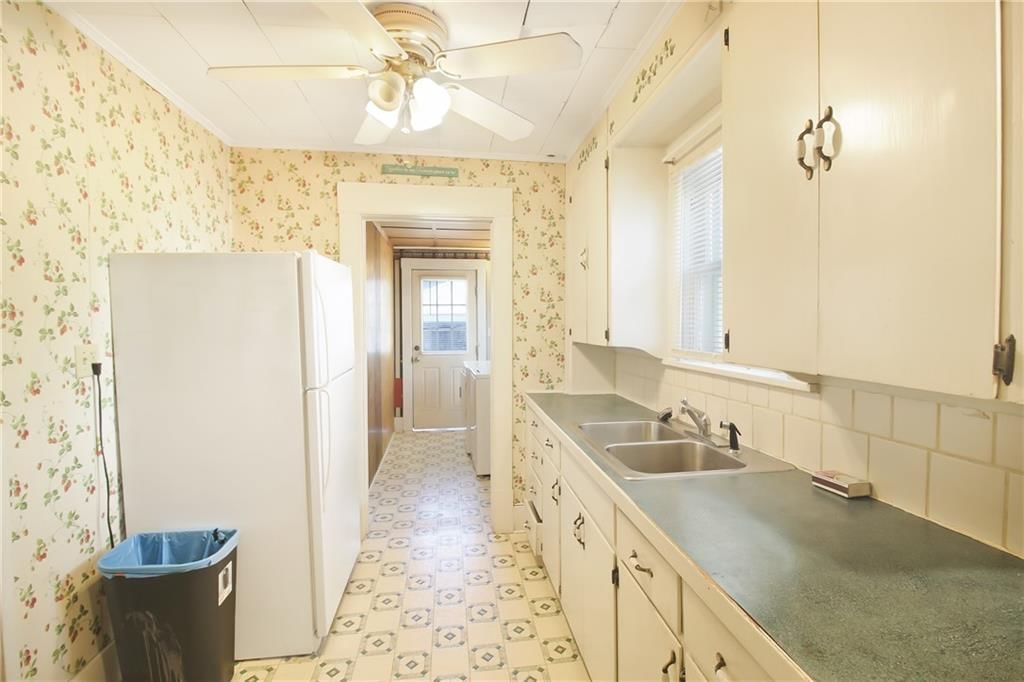 316 W 3rd Street — photo 8