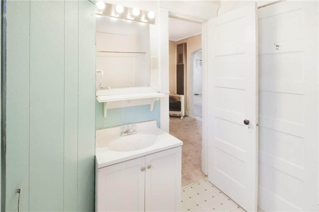 316 W 3rd Street — photo 13