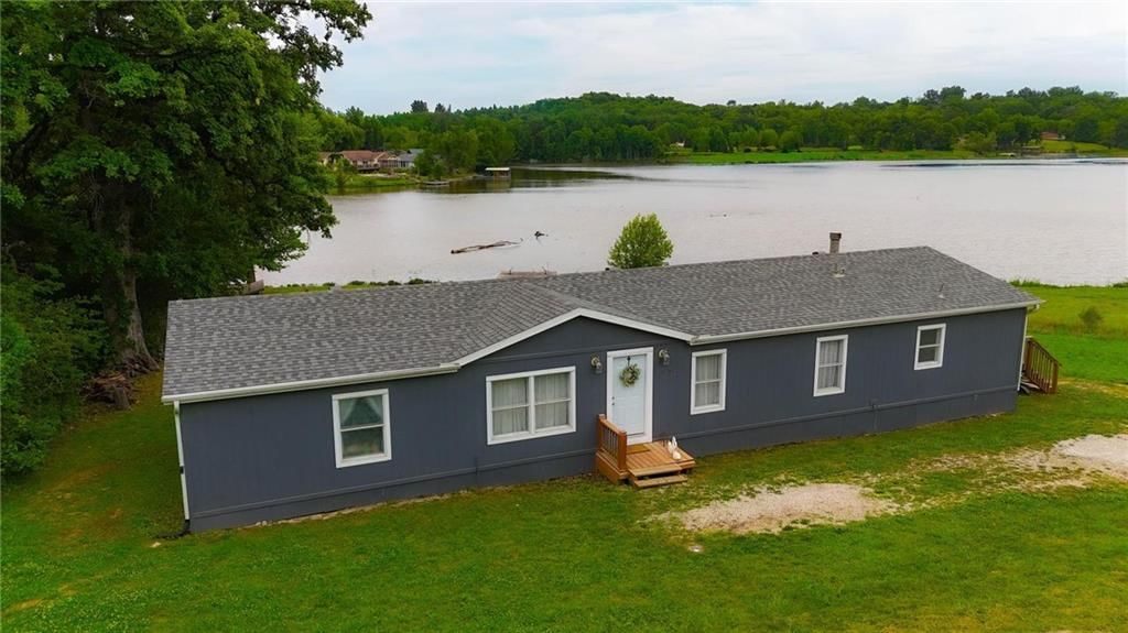14933 Lakeshore Drive — photo 4