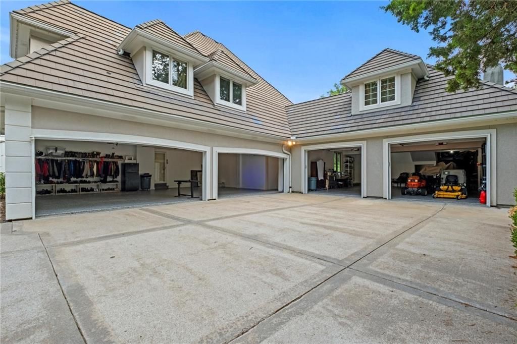 425 NE Saint Andrews Circle — photo 3