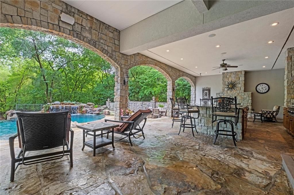 425 NE Saint Andrews Circle — photo 14